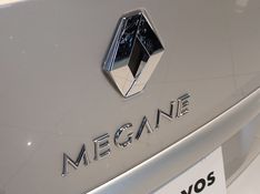 Renault MEGANE 1.6 DYNAMIQUE GRAND TOUR 16V FLEX 4P MANUAL 2012/2013 BETIOLO NOVOS E SEMINOVOS LAJEADO / Carros no Vale