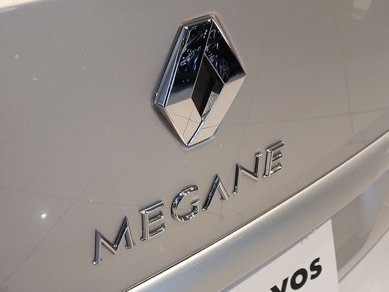Renault MEGANE 1.6 DYNAMIQUE GRAND TOUR 16V FLEX 4P MANUAL 2012/2013 BETIOLO NOVOS E SEMINOVOS LAJEADO / Carros no Vale