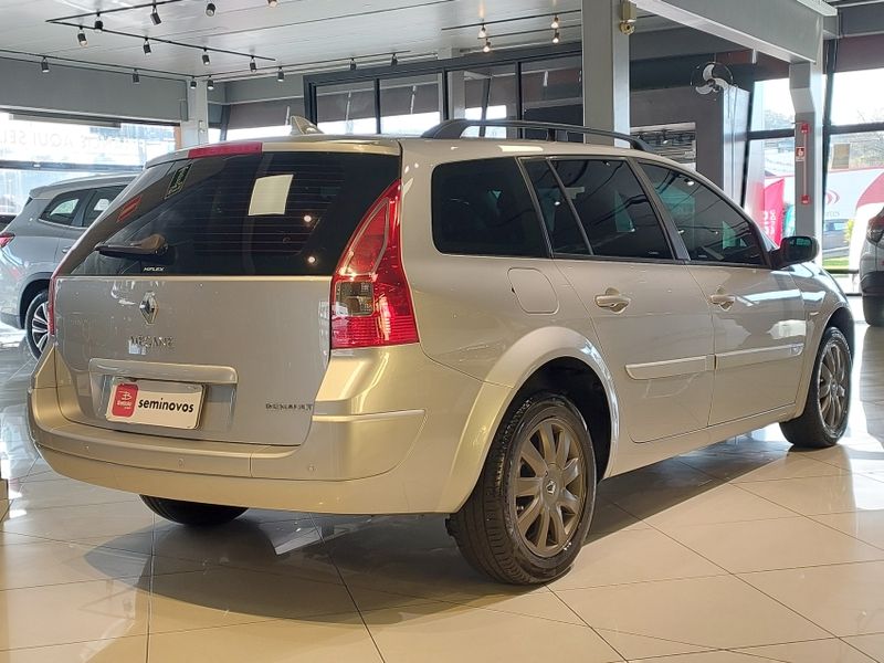 Renault MEGANE 1.6 DYNAMIQUE GRAND TOUR 16V FLEX 4P MANUAL 2012/2013 BETIOLO NOVOS E SEMINOVOS LAJEADO / Carros no Vale