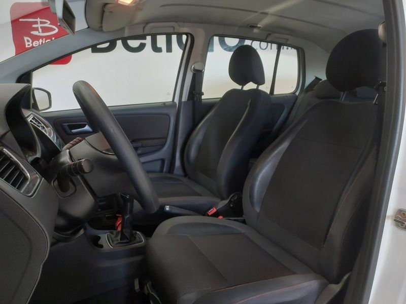 Volkswagen FOX 1.6 MI PRIME 8V FLEX 4P MANUAL 2011/2012 BETIOLO NOVOS E SEMINOVOS LAJEADO / Carros no Vale