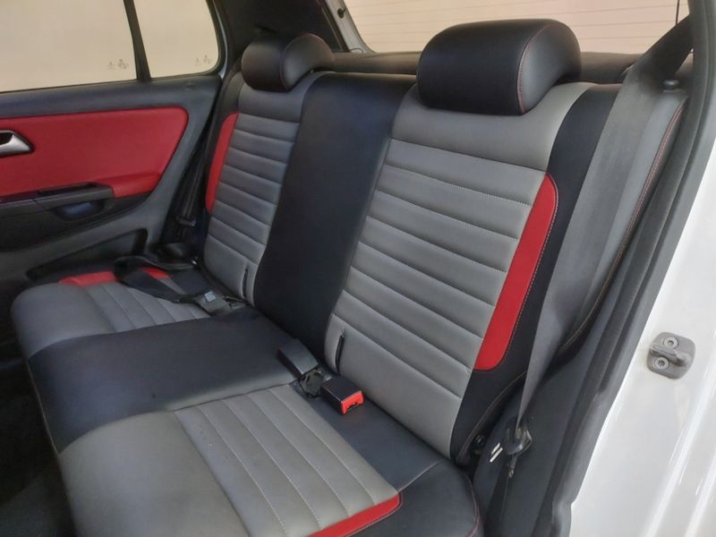 Volkswagen FOX 1.6 MSI PEPPER 16V FLEX 4P MANUAL 2017/2017 BETIOLO NOVOS E SEMINOVOS LAJEADO / Carros no Vale
