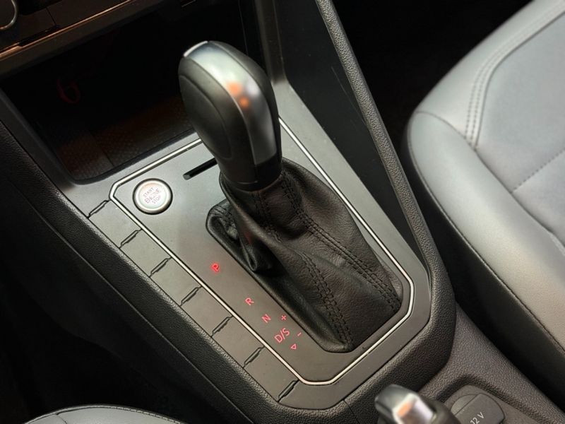 Volkswagen NIVUS 1.0 200 TSI TOTAL FLEX HIGHLINE AUTOMÁTICO 2021/2022 BETIOLO NOVOS E SEMINOVOS LAJEADO / Carros no Vale