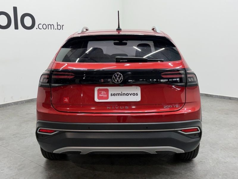 Volkswagen NIVUS 1.0 200 TSI TOTAL FLEX HIGHLINE AUTOMÁTICO 2021/2022 BETIOLO NOVOS E SEMINOVOS LAJEADO / Carros no Vale
