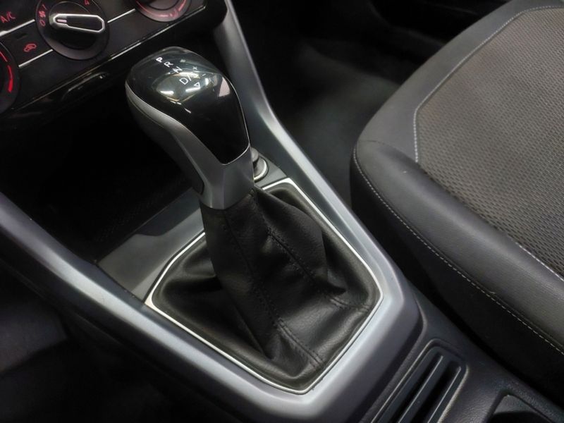 Volkswagen T-CROSS 1.0 200 TSI TOTAL FLEX COMFORTLINE AUTOMÁTICO 2024/2024 BETIOLO NOVOS E SEMINOVOS LAJEADO / Carros no Vale