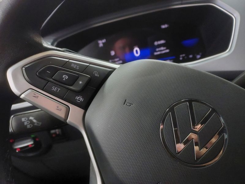 Volkswagen T-CROSS 1.0 200 TSI TOTAL FLEX COMFORTLINE AUTOMÁTICO 2024/2024 BETIOLO NOVOS E SEMINOVOS LAJEADO / Carros no Vale