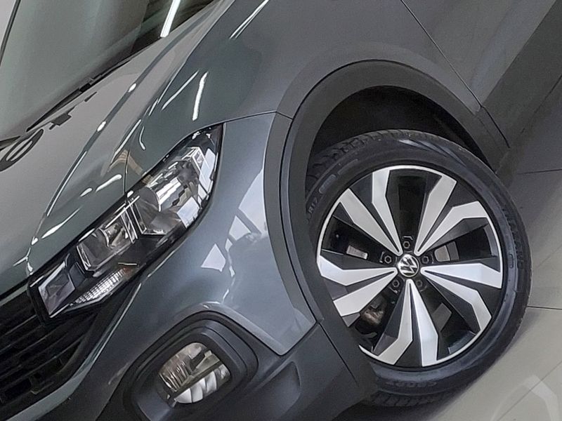 Volkswagen T-CROSS 1.0 200 TSI TOTAL FLEX COMFORTLINE AUTOMÁTICO 2024/2024 BETIOLO NOVOS E SEMINOVOS LAJEADO / Carros no Vale