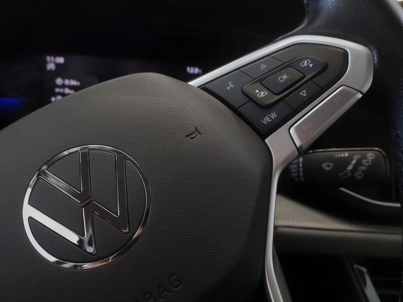 Volkswagen TAOS 1.4 250 TSI TOTAL FLEX COMFORTLINE AUTOMÁTICO 2022/2022 BETIOLO NOVOS E SEMINOVOS LAJEADO / Carros no Vale