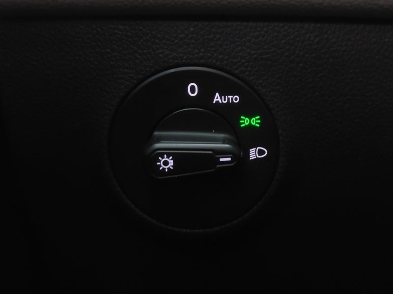 Volkswagen TAOS 1.4 250 TSI TOTAL FLEX COMFORTLINE AUTOMÁTICO 2022/2022 BETIOLO NOVOS E SEMINOVOS LAJEADO / Carros no Vale