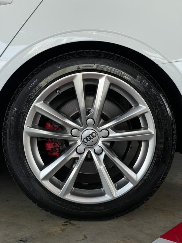 Audi A3 2.0 TFSI SEDAN AMBITION 16V GASOLINA 4P S-TRONIC 2016/2016 CASTELLAN E TOMAZONI MOTORS CAXIAS DO SUL / Carros no Vale Audi A3 2.0 TFSI SEDAN AMBITION 16V GASOLINA 4P S-TRONIC 2016/2016 CASTELLAN E TOMAZONI MOTORS CAXIAS DO SUL / Carros no Vale