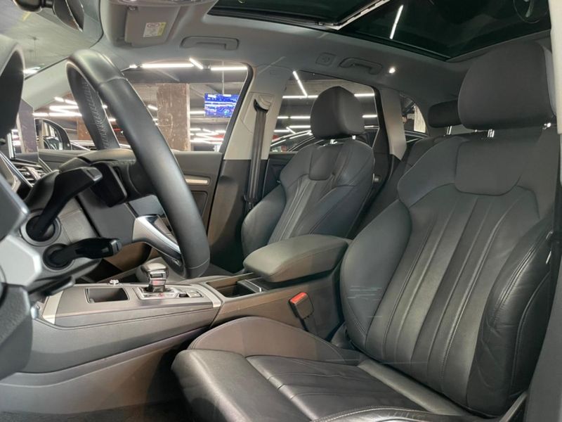 Audi Q5 2.0 45 TFSI GASOLINA S-LINE QUATTRO S TRONIC 2021/2022 CASTELLAN E TOMAZONI MOTORS CAXIAS DO SUL / Carros no Vale