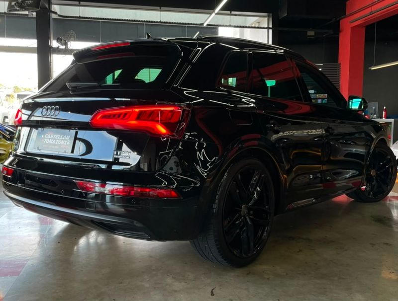 Audi Q5 2.0 TFSI GASOLINA BLACK S TRONIC 2018/2019 CASTELLAN E TOMAZONI MOTORS CAXIAS DO SUL / Carros no Vale Audi Q5 2.0 TFSI GASOLINA BLACK S TRONIC 2018/2019 CASTELLAN E TOMAZONI MOTORS CAXIAS DO SUL / Carros no Vale