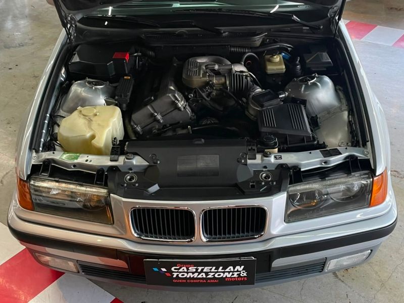 BMW 318i 1.8 COMPACT 16V GASOLINA 2P MANUAL 1995/1995 CASTELLAN E TOMAZONI MOTORS CAXIAS DO SUL / Carros no Vale