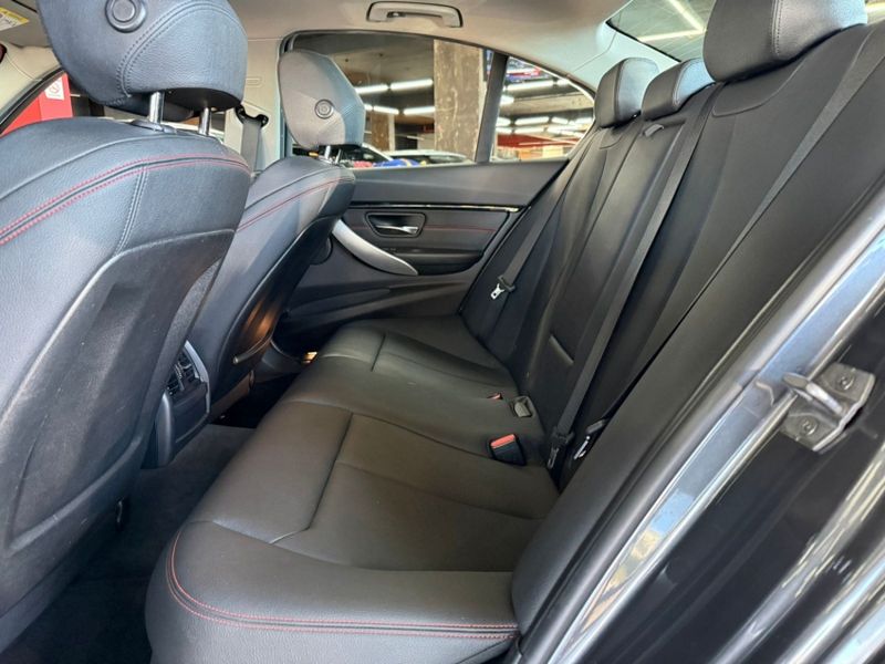 BMW 320i 2.0 SPORT 16V TURBO ACTIVE FLEX 4P AUTOMÁTICO 2017/2017 CASTELLAN E TOMAZONI MOTORS CAXIAS DO SUL / Carros no Vale BMW 320i 2.0 SPORT 16V TURBO ACTIVE FLEX 4P AUTOMÁTICO 2017/2017 CASTELLAN E TOMAZONI MOTORS CAXIAS DO SUL / Carros no Vale