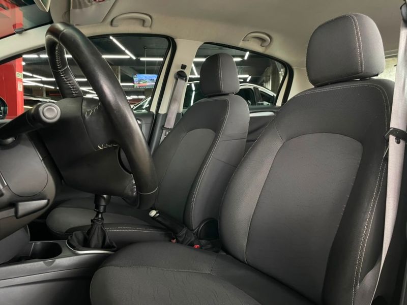 Fiat PUNTO 1.6 ESSENCE 16V FLEX 4P MANUAL 2014/2014 CASTELLAN E TOMAZONI MOTORS CAXIAS DO SUL / Carros no Vale Fiat PUNTO 1.6 ESSENCE 16V FLEX 4P MANUAL 2014/2014 CASTELLAN E TOMAZONI MOTORS CAXIAS DO SUL / Carros no Vale