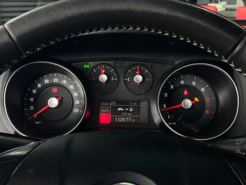 Fiat PUNTO 1.6 ESSENCE 16V FLEX 4P MANUAL 2014/2014 CASTELLAN E TOMAZONI MOTORS CAXIAS DO SUL / Carros no Vale Fiat PUNTO 1.6 ESSENCE 16V FLEX 4P MANUAL 2014/2014 CASTELLAN E TOMAZONI MOTORS CAXIAS DO SUL / Carros no Vale