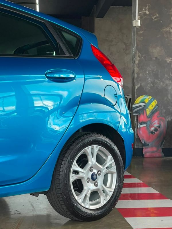 Ford FIESTA 1.6 SEL HATCH 16V FLEX 4P POWERSHIFT 2017/2017 CASTELLAN E TOMAZONI MOTORS CAXIAS DO SUL / Carros no Vale Ford FIESTA 1.6 SEL HATCH 16V FLEX 4P POWERSHIFT 2017/2017 CASTELLAN E TOMAZONI MOTORS CAXIAS DO SUL / Carros no Vale
