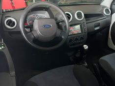 Ford KA 1.0 MPI 8V FLEX 2P MANUAL 2013/2013 CASTELLAN E TOMAZONI MOTORS CAXIAS DO SUL / Carros no Vale