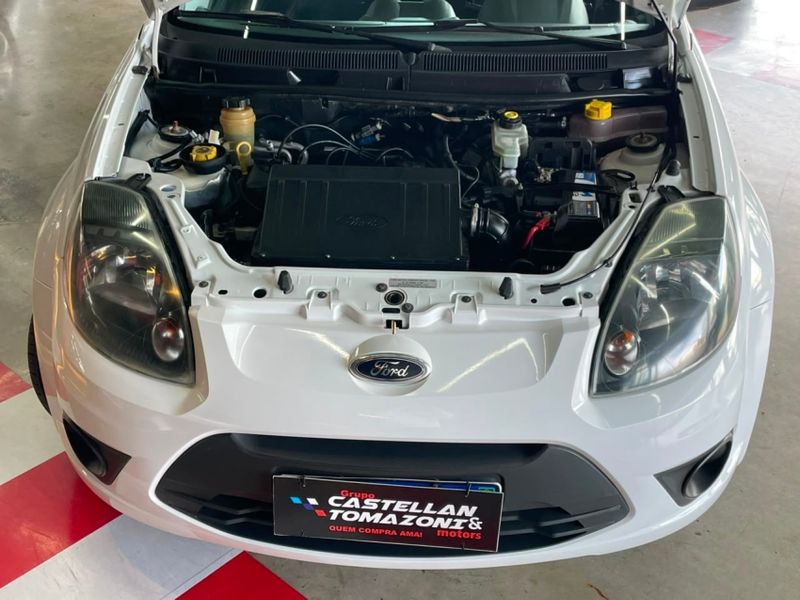 Ford KA 1.0 MPI 8V FLEX 2P MANUAL 2013/2013 CASTELLAN E TOMAZONI MOTORS CAXIAS DO SUL / Carros no Vale Ford KA 1.0 MPI 8V FLEX 2P MANUAL 2013/2013 CASTELLAN E TOMAZONI MOTORS CAXIAS DO SUL / Carros no Vale