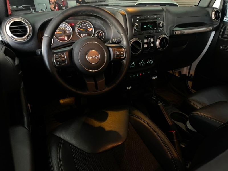 JEEP WRANGLER 3.6 75 ANOS 4X4 V6 GASOLINA 4P AUTOMÁTICO 2016/2016 CASTELLAN E TOMAZONI MOTORS CAXIAS DO SUL / Carros no Vale