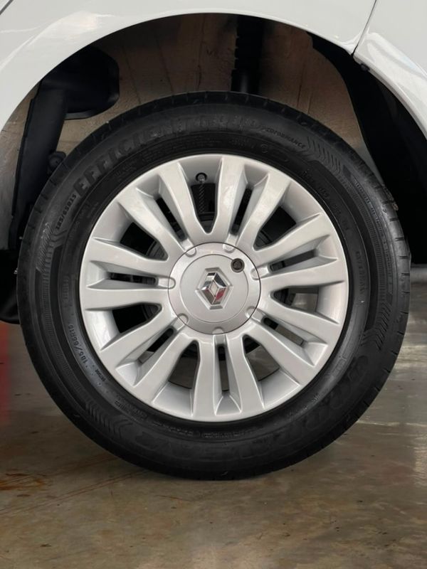 Renault SANDERO 1.6 PRIVILÉGE 16V FLEX 4P AUTOMÁTICO 2012/2012 CASTELLAN E TOMAZONI MOTORS CAXIAS DO SUL / Carros no Vale Renault SANDERO 1.6 PRIVILÉGE 16V FLEX 4P AUTOMÁTICO 2012/2012 CASTELLAN E TOMAZONI MOTORS CAXIAS DO SUL / Carros no Vale