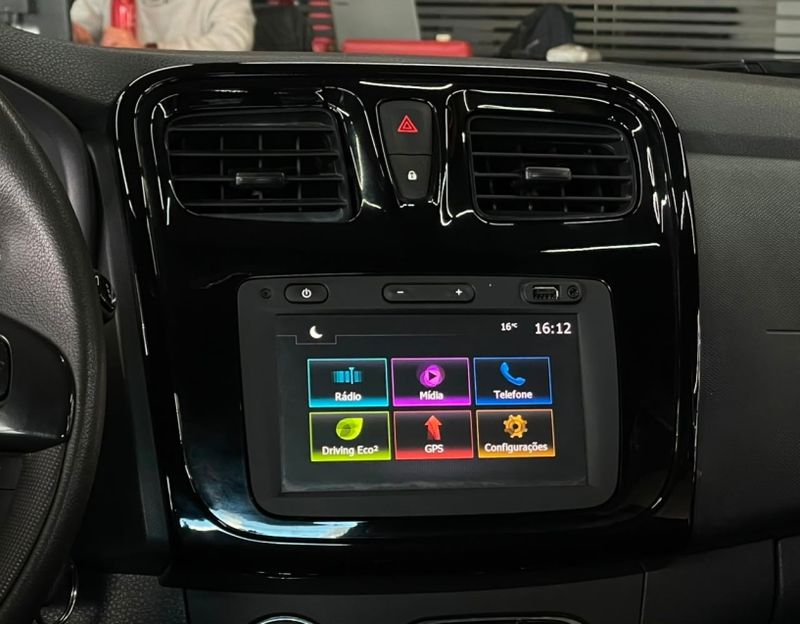 Renault SANDERO 1.6 STEPWAY RIP CURL 8V FLEX 4P AUTOMATIZADO 2015/2016 CASTELLAN E TOMAZONI MOTORS CAXIAS DO SUL / Carros no Vale
