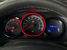 Renault SANDERO 1.6 STEPWAY RIP CURL 8V FLEX 4P AUTOMATIZADO 2015/2016 CASTELLAN E TOMAZONI MOTORS CAXIAS DO SUL / Carros no Vale