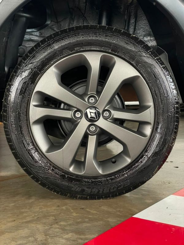 Renault SANDERO 1.6 STEPWAY RIP CURL 8V FLEX 4P AUTOMATIZADO 2015/2016 CASTELLAN E TOMAZONI MOTORS CAXIAS DO SUL / Carros no Vale