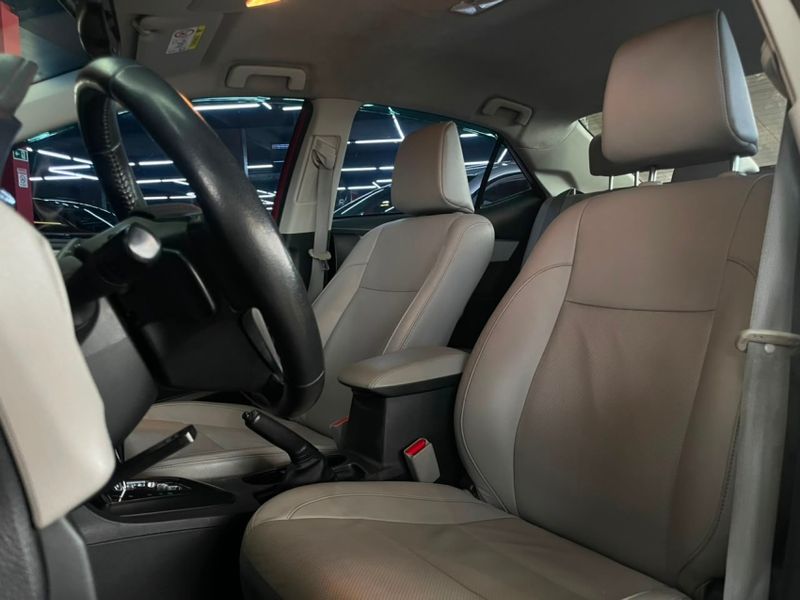 Toyota COROLLA 2.0 XEI 16V FLEX 4P AUTOMÁTICO 2016/2017 CASTELLAN E TOMAZONI MOTORS CAXIAS DO SUL / Carros no Vale