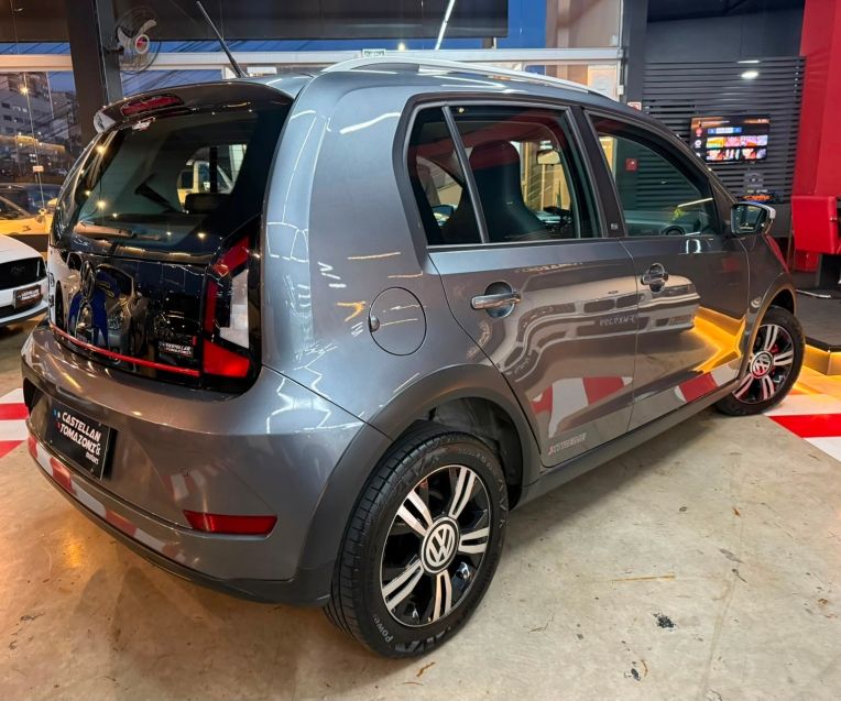 Volkswagen UP 1.0 170 TSI TOTAL FLEX XTREME 4P MANUAL 2019/2020 CASTELLAN E TOMAZONI MOTORS CAXIAS DO SUL / Carros no Vale