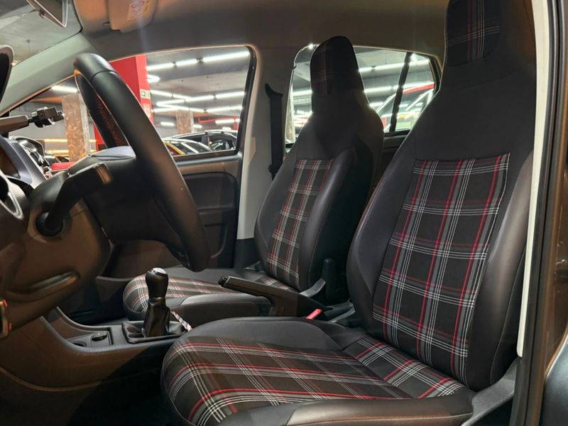 Volkswagen UP 1.0 170 TSI TOTAL FLEX XTREME 4P MANUAL 2019/2020 CASTELLAN E TOMAZONI MOTORS CAXIAS DO SUL / Carros no Vale