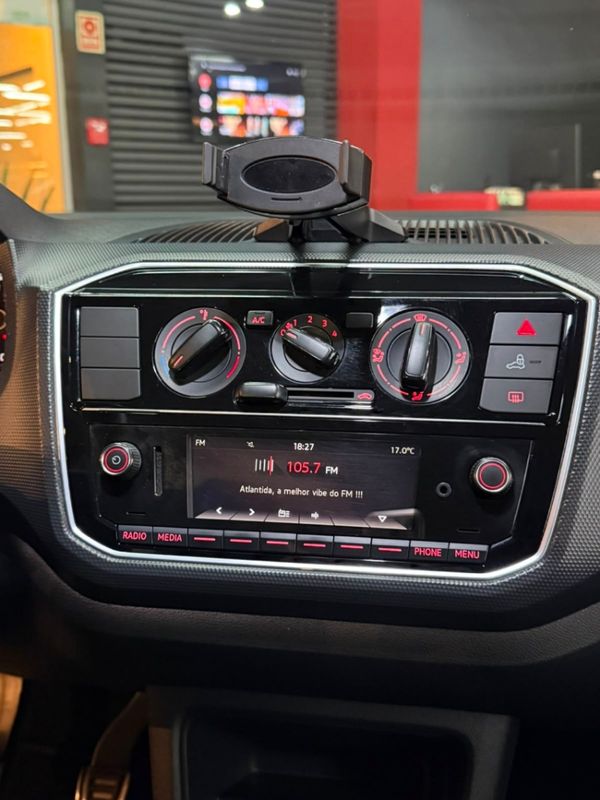 Volkswagen UP 1.0 170 TSI TOTAL FLEX XTREME 4P MANUAL 2019/2020 CASTELLAN E TOMAZONI MOTORS CAXIAS DO SUL / Carros no Vale