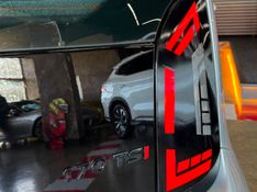 Volkswagen UP 1.0 TSI MOVE UP 12V FLEX 4P MANUAL 2017/2018 CASTELLAN E TOMAZONI MOTORS CAXIAS DO SUL / Carros no Vale