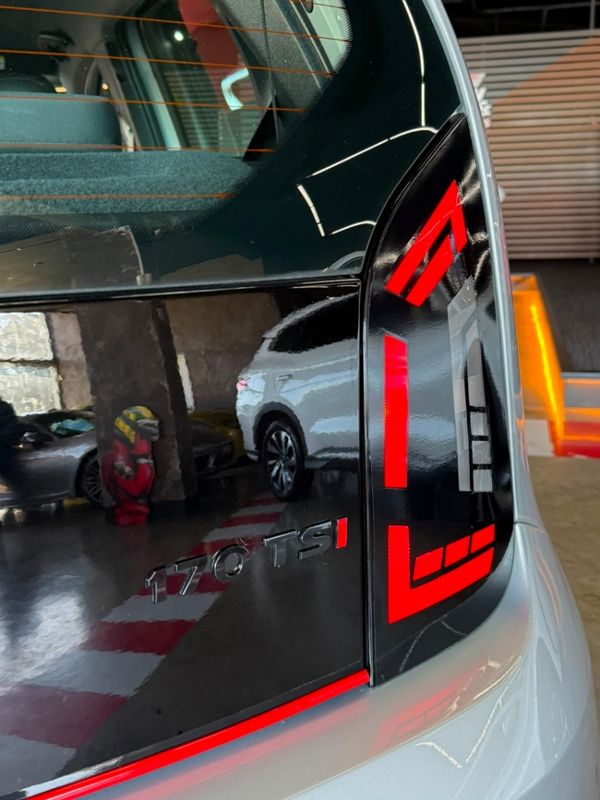 Volkswagen UP 1.0 TSI MOVE UP 12V FLEX 4P MANUAL 2017/2018 CASTELLAN E TOMAZONI MOTORS CAXIAS DO SUL / Carros no Vale Volkswagen UP 1.0 TSI MOVE UP 12V FLEX 4P MANUAL 2017/2018 CASTELLAN E TOMAZONI MOTORS CAXIAS DO SUL / Carros no Vale