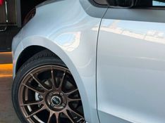 Volkswagen UP 1.0 TSI MOVE UP 12V FLEX 4P MANUAL 2017/2018 CASTELLAN E TOMAZONI MOTORS CAXIAS DO SUL / Carros no Vale
