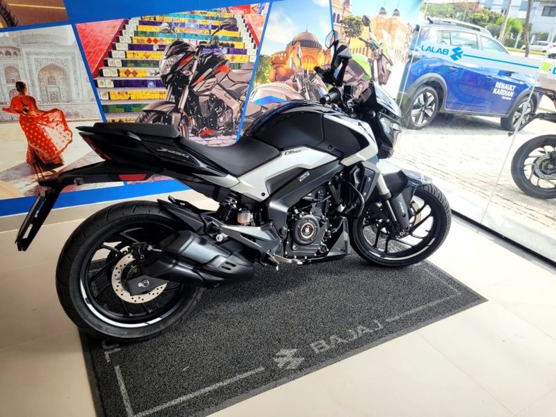 Bajaj Dominar 250 2025/2025 DRSUL SEMINOVOS CAXIAS DO SUL – LAJEADO – SANTA CRUZ DO SUL / Carros no Vale