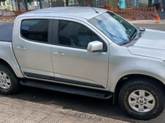 Chevrolet S10 2.5 LT 4X2 CD 16V FLEX 4P MANUAL 2015/2016 CAMINHÕES & CAMIONETAS PASSO FUNDO / Carros no Vale