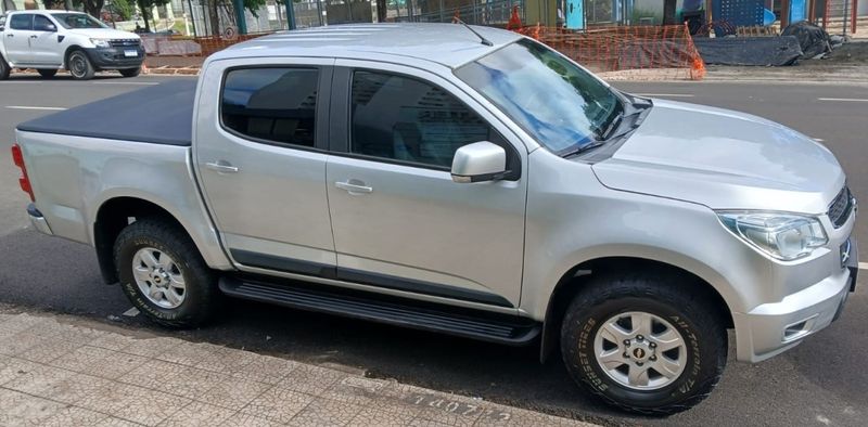 Chevrolet S10 2.5 LT 4X2 CD 16V FLEX 4P MANUAL 2015/2016 CAMINHÕES & CAMIONETAS PASSO FUNDO / Carros no Vale