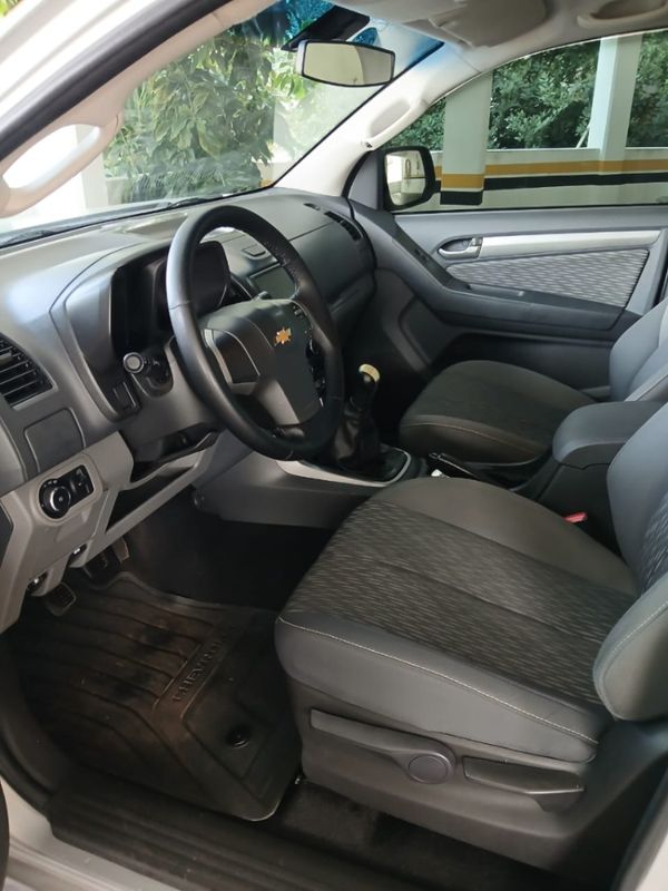 Chevrolet S10 2.5 LT 4X2 CD 16V FLEX 4P MANUAL 2015/2016 CAMINHÕES & CAMIONETAS PASSO FUNDO / Carros no Vale