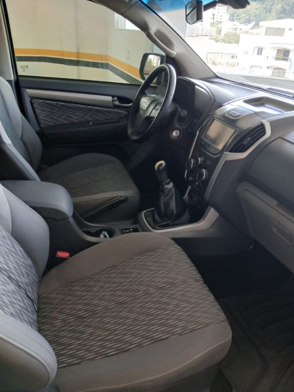 Chevrolet S10 2.5 LT 4X2 CD 16V FLEX 4P MANUAL 2015/2016 CAMINHÕES & CAMIONETAS PASSO FUNDO / Carros no Vale