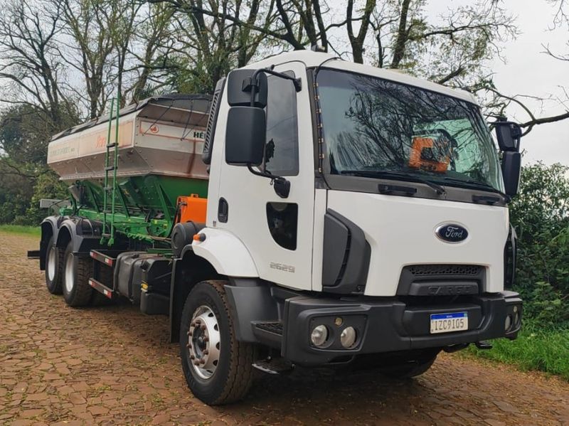 Ford Cargo 2629 E 6×4 Turbo + Hercules 24000 2019/2019 CAMINHÕES & CAMIONETAS PASSO FUNDO / Carros no Vale Ford Cargo 2629 E 6×4 Turbo + Hercules 24000 2019/2019 CAMINHÕES & CAMIONETAS PASSO FUNDO / Carros no Vale