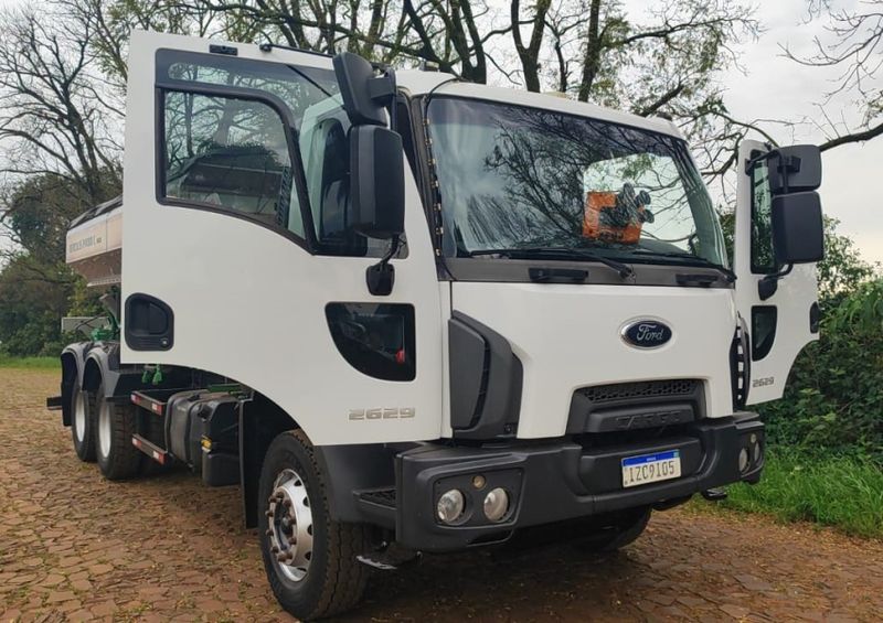 Ford Cargo 2629 E 6×4 Turbo + Hercules 24000 2019/2019 CAMINHÕES & CAMIONETAS PASSO FUNDO / Carros no Vale Ford Cargo 2629 E 6×4 Turbo + Hercules 24000 2019/2019 CAMINHÕES & CAMIONETAS PASSO FUNDO / Carros no Vale