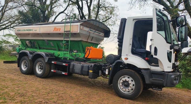 Ford Cargo 2629 E 6×4 Turbo + Hercules 24000 2019/2019 CAMINHÕES & CAMIONETAS PASSO FUNDO / Carros no Vale Ford Cargo 2629 E 6×4 Turbo + Hercules 24000 2019/2019 CAMINHÕES & CAMIONETAS PASSO FUNDO / Carros no Vale