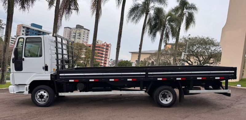 Ford Cargo 816 S Turbo (E5) 2012/2013 CAMINHÕES & CAMIONETAS PASSO FUNDO / Carros no Vale Ford Cargo 816 S Turbo (E5) 2012/2013 CAMINHÕES & CAMIONETAS PASSO FUNDO / Carros no Vale