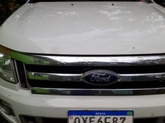 Ford RANGER 3.2 LIMITED 4X4 CD 20V DIESEL 4P AUTOMÁTICO 2013/2014 CAMINHÕES & CAMIONETAS PASSO FUNDO / Carros no Vale
