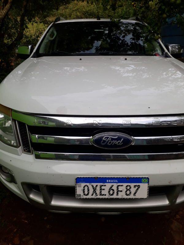 Ford RANGER 3.2 LIMITED 4X4 CD 20V DIESEL 4P AUTOMÁTICO 2013/2014 CAMINHÕES & CAMIONETAS PASSO FUNDO / Carros no Vale Ford RANGER 3.2 LIMITED 4X4 CD 20V DIESEL 4P AUTOMÁTICO 2013/2014 CAMINHÕES & CAMIONETAS PASSO FUNDO / Carros no Vale