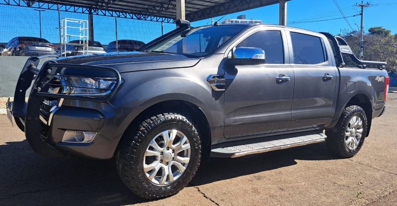 Ford RANGER 3.2 XLT 4X4 CD 20V DIESEL 4P AUTOMÁTICO 2019/2019 CAMINHÕES & CAMIONETAS PASSO FUNDO / Carros no Vale Ford RANGER 3.2 XLT 4X4 CD 20V DIESEL 4P AUTOMÁTICO 2019/2019 CAMINHÕES & CAMIONETAS PASSO FUNDO / Carros no Vale