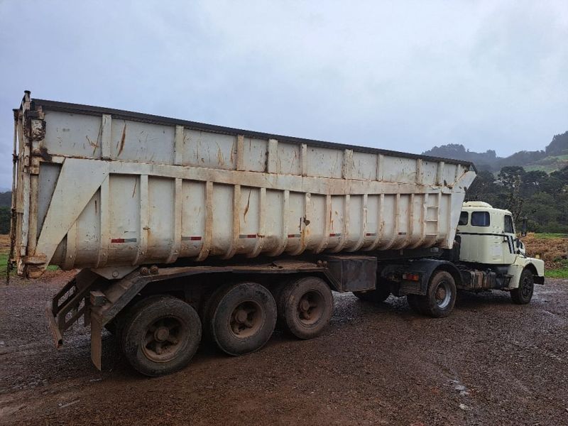 Guerra Graneleiro Caçamba Basculante P 41 M3 1991/1991 CAMINHÕES & CAMIONETAS PASSO FUNDO / Carros no Vale