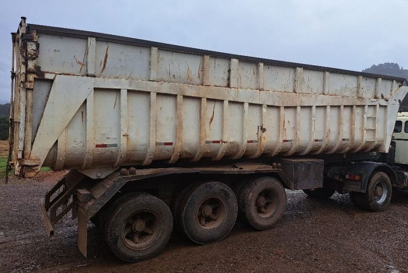 Guerra Graneleiro Caçamba Basculante P 41 M3 1991/1991 CAMINHÕES & CAMIONETAS PASSO FUNDO / Carros no Vale
