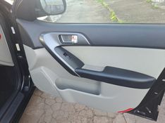 KIA CERATO 1.6 E.213 SEDAN 16V GASOLINA 4P MANUAL 2009/2010 CAMINHÕES & CAMIONETAS PASSO FUNDO / Carros no Vale