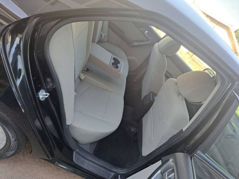 KIA CERATO 1.6 E.213 SEDAN 16V GASOLINA 4P MANUAL 2009/2010 CAMINHÕES & CAMIONETAS PASSO FUNDO / Carros no Vale